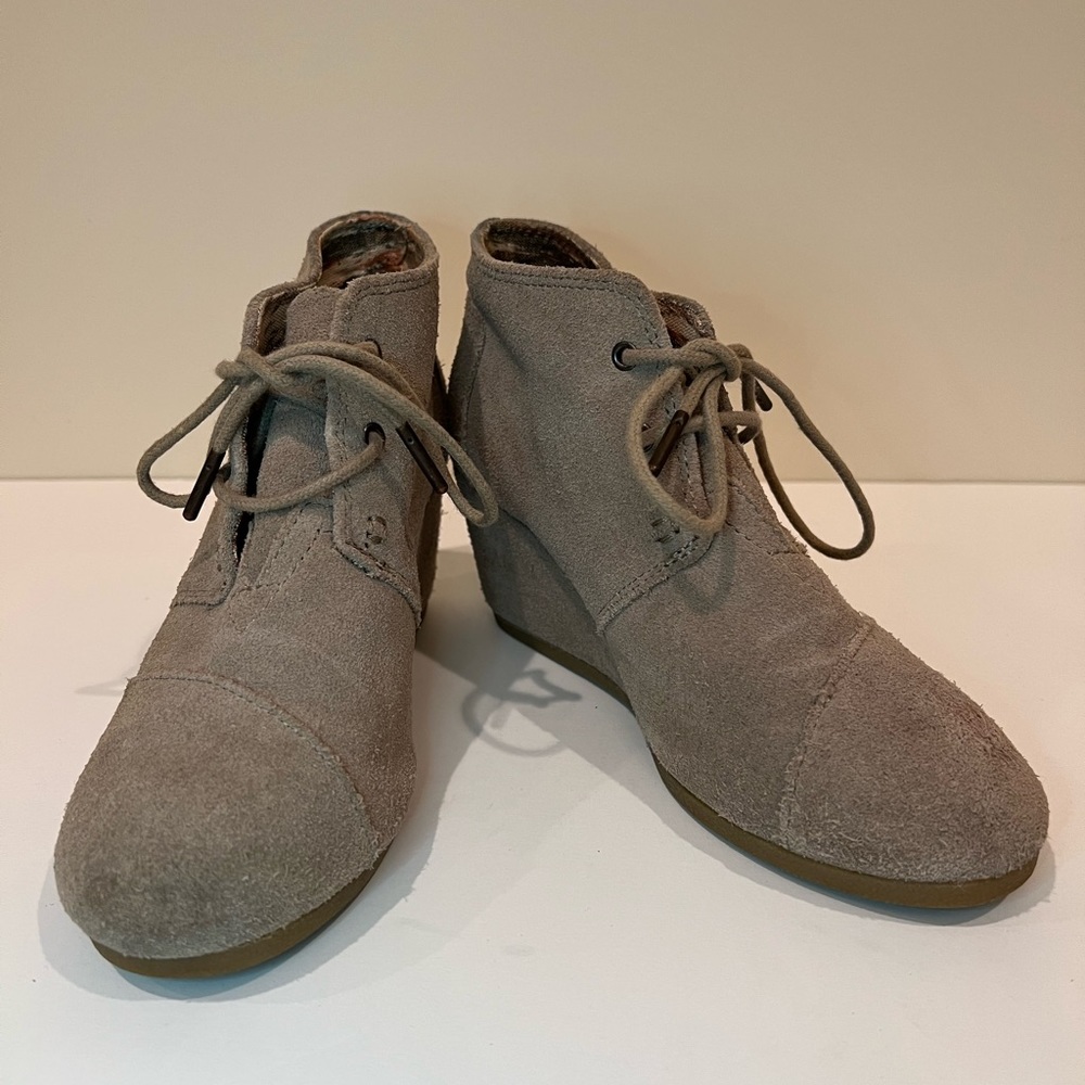 TOMS Size 6.5 Tan Wedge Ankle Bootie